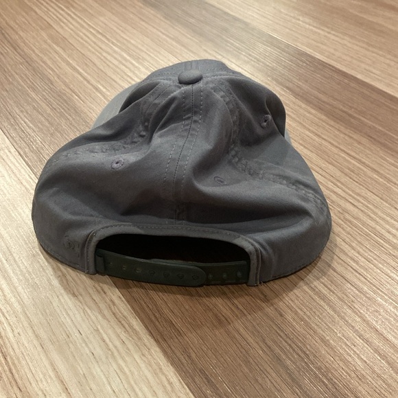 Lululemon Gray Cap - Picture 4 of 5